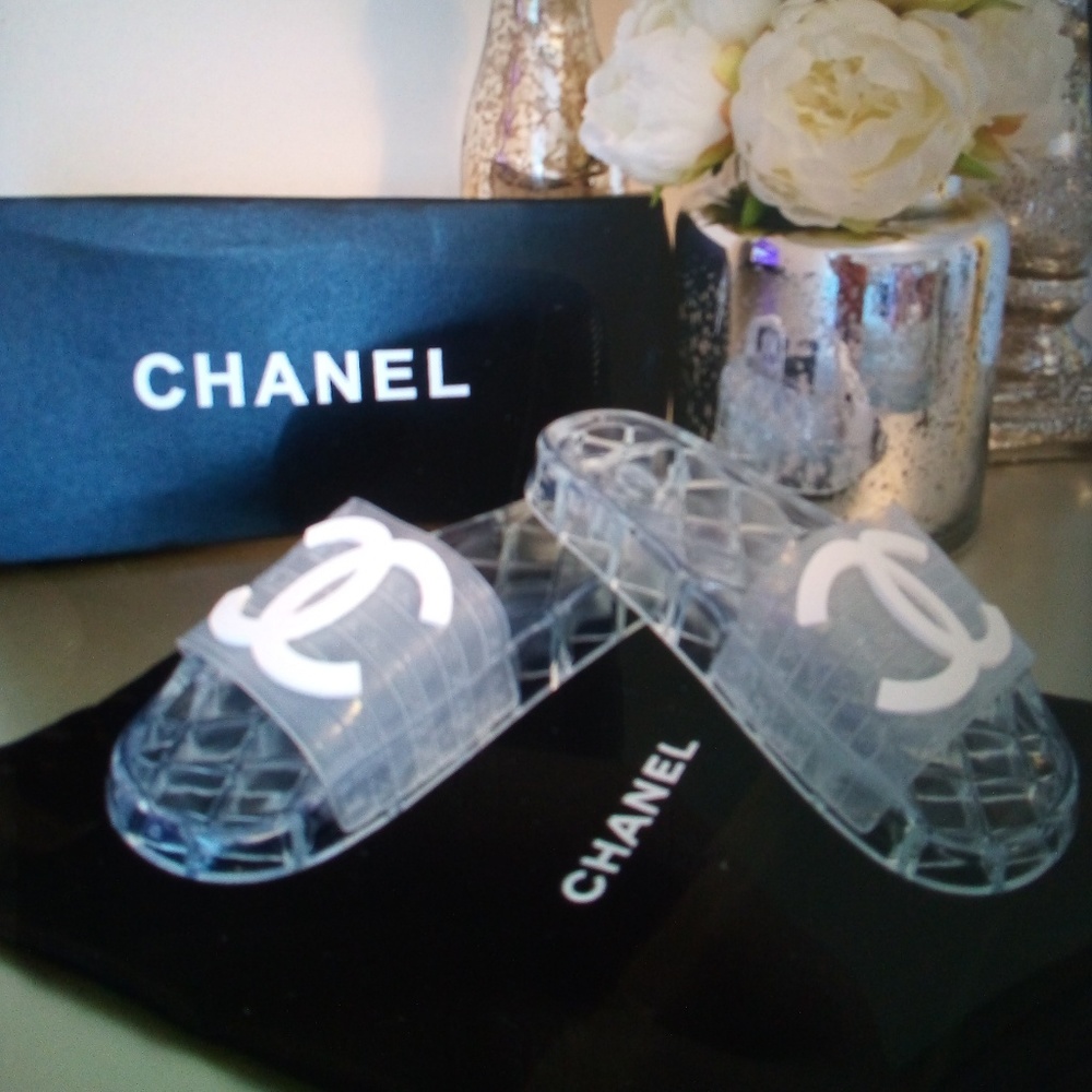 Chanel slides